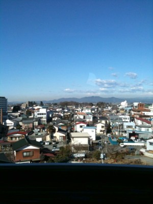 今日は栃木、大学の期末試験。新幹線の駅から。