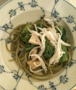 菜の花とからし菜と白魚とほうれん草のパスタ